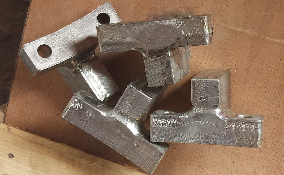 HR400雙級活塞推料離心機(jī)刮刀