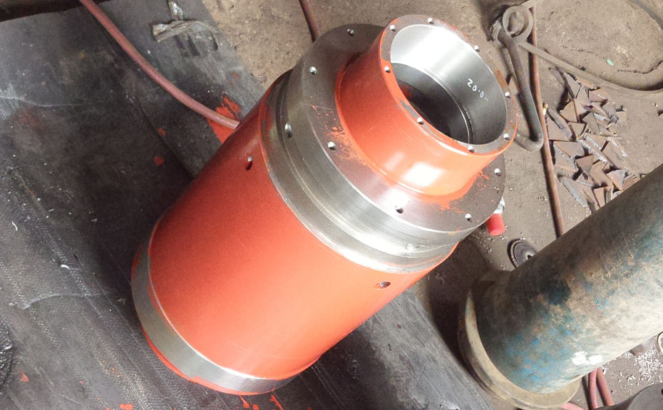 HR400雙級(jí)活塞推料離心機(jī)軸承室